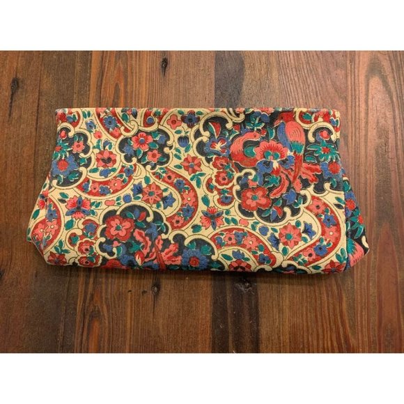 Vintage 1950’s floral clutch, spring closure, tapestry inspired - Picture 1 of 7